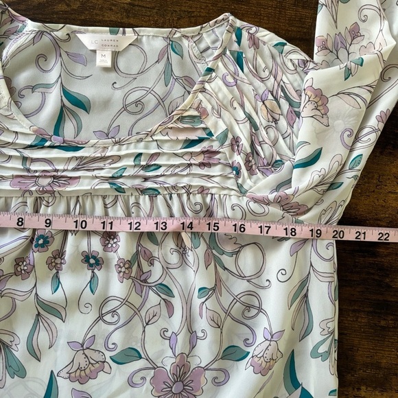 LC Lauren Conrad Floral Print Blouse Size Medium - Picture 8 of 9